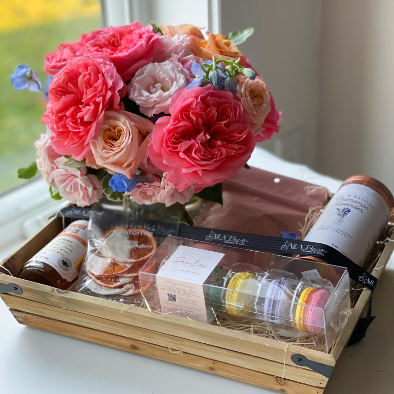 English Rose Tea & Cookies Gift Crate - Same Day Delivery