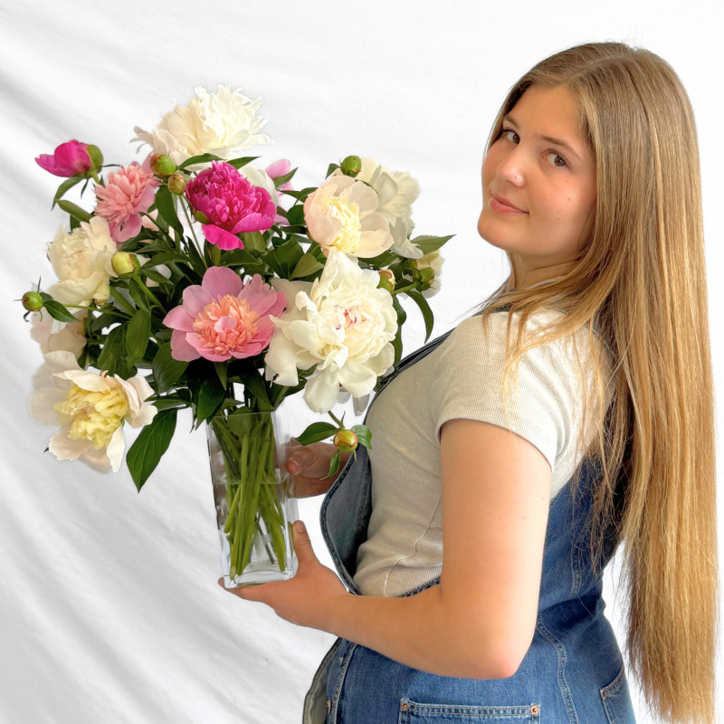 Peony Kisses - Same Day Delivery